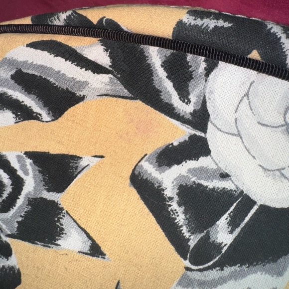 Chanel Vintage Makeup Bag - Picture 4 of 5